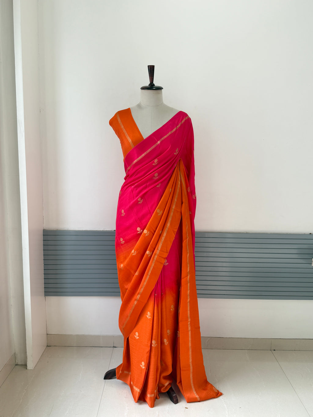 PINK & ORANGE SHADED VISCOSE KHADI SILK SAREE WITH JACQUARD DESIGN