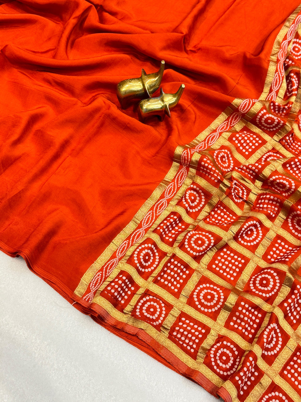 ORANGE MYSORE SILK SAREE WITH BANDHANI PALLU
