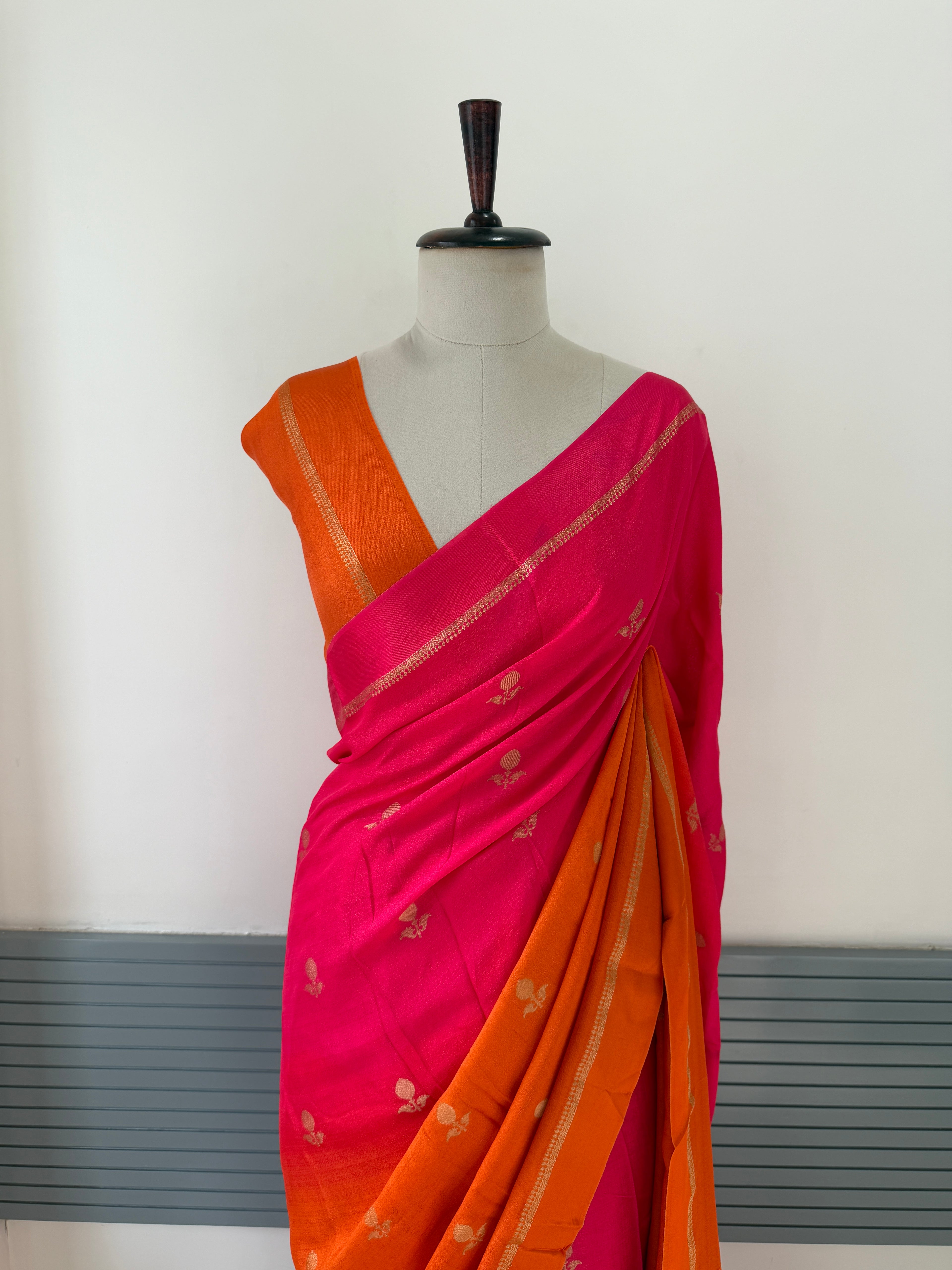 PINK & ORANGE SHADED VISCOSE KHADI SILK SAREE WITH JACQUARD DESIGN