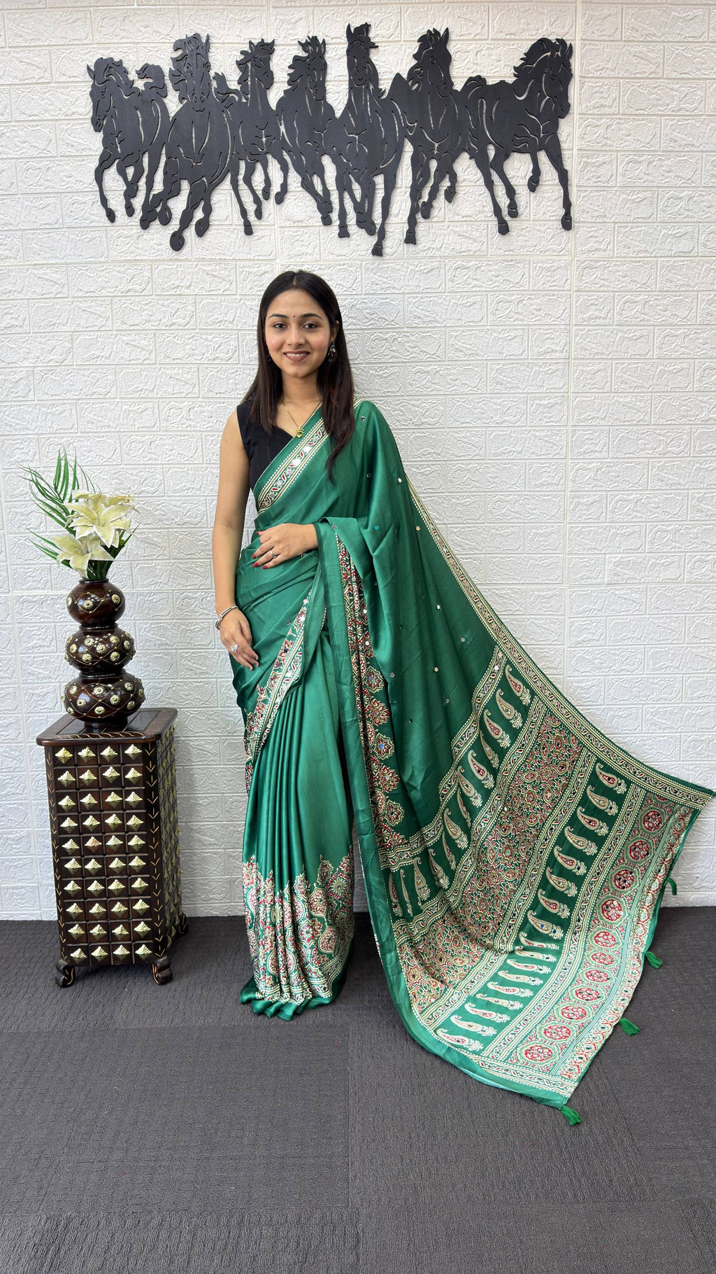 BOTTLE GREEN AJRAKH GAJI SILK SAREE
