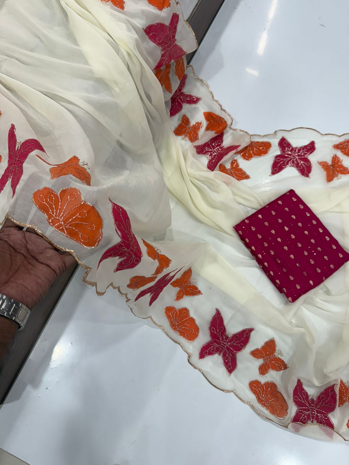 Star Georgette Multi Emrodairy Brush Print Saree