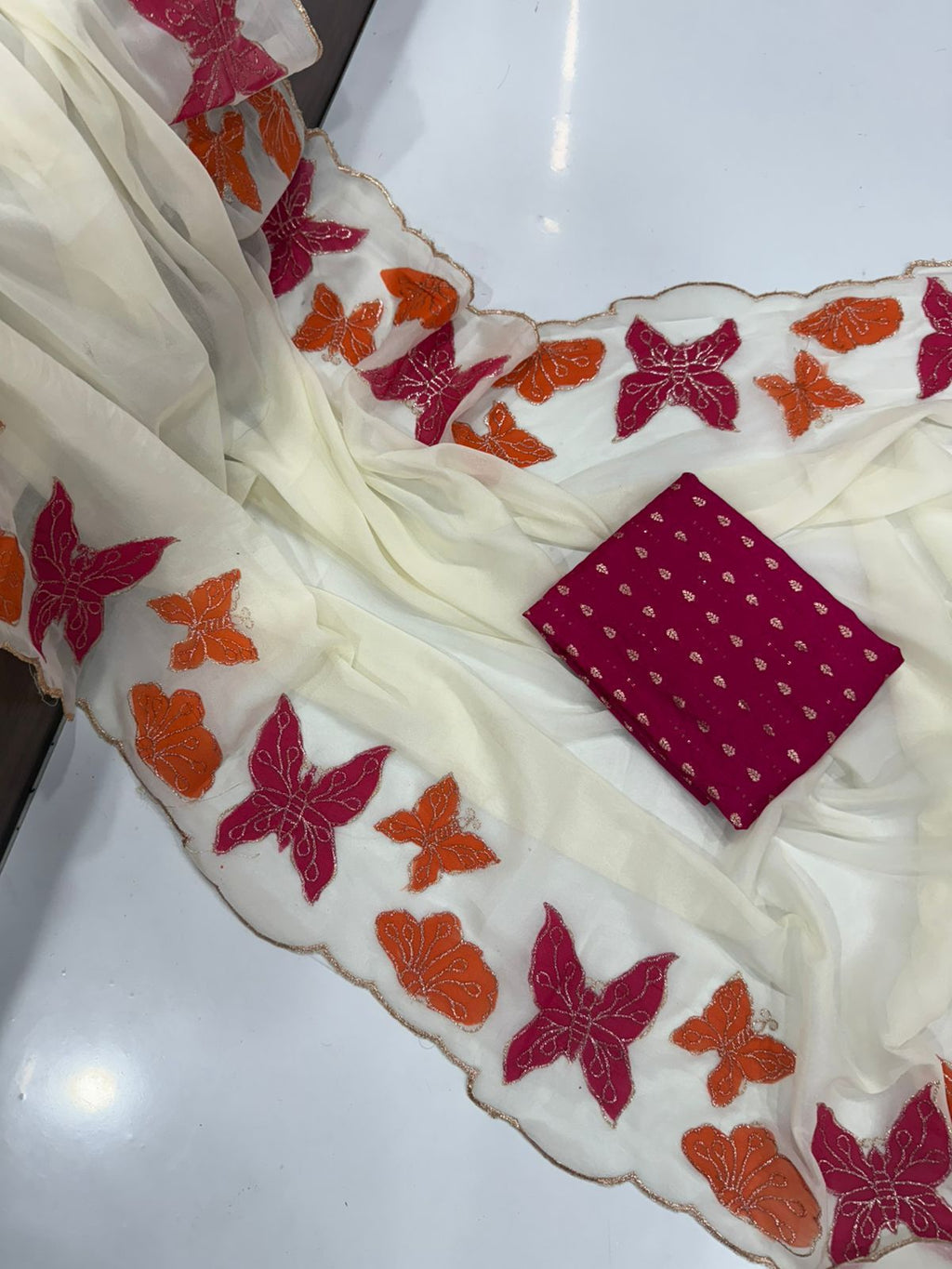 Star Georgette Multi Emrodairy Brush Print Saree