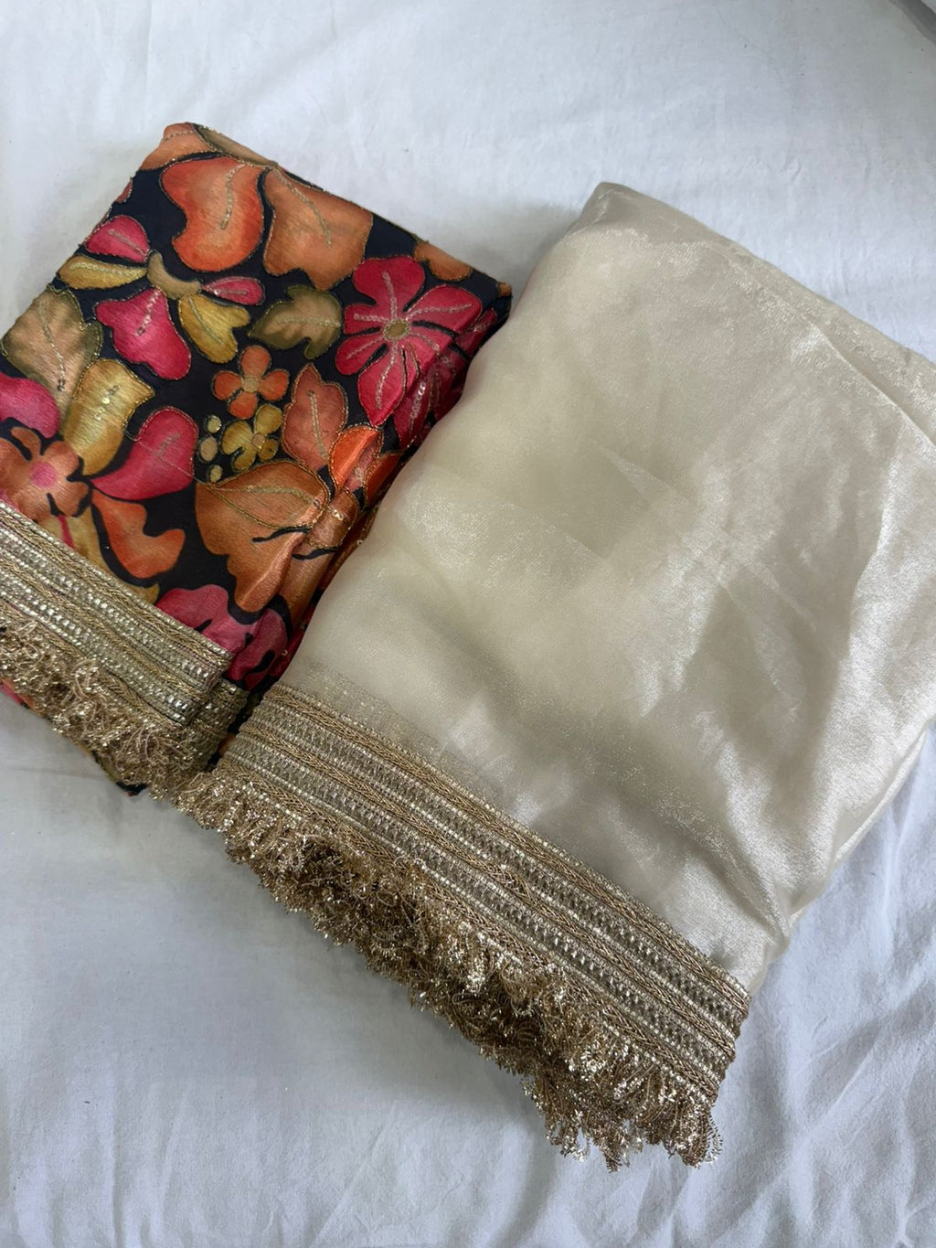 Off-White Space Silk Saree With Postion Digital Print Blouse