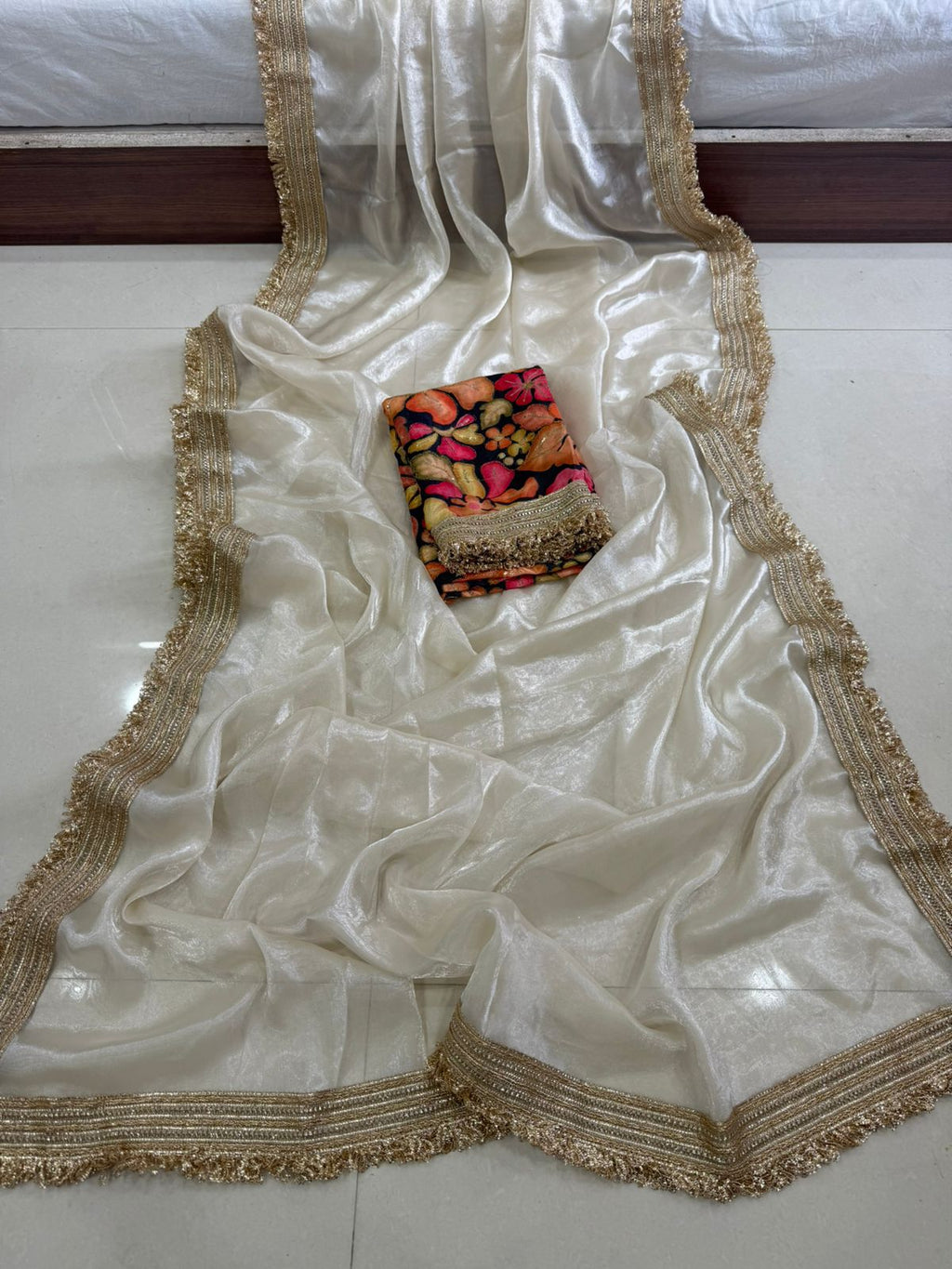 Off-White Space Silk Saree With Postion Digital Print Blouse